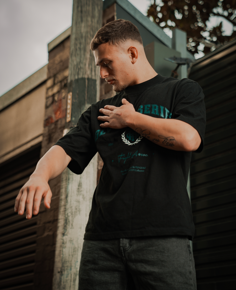 Undefeated Oversized – Black OG