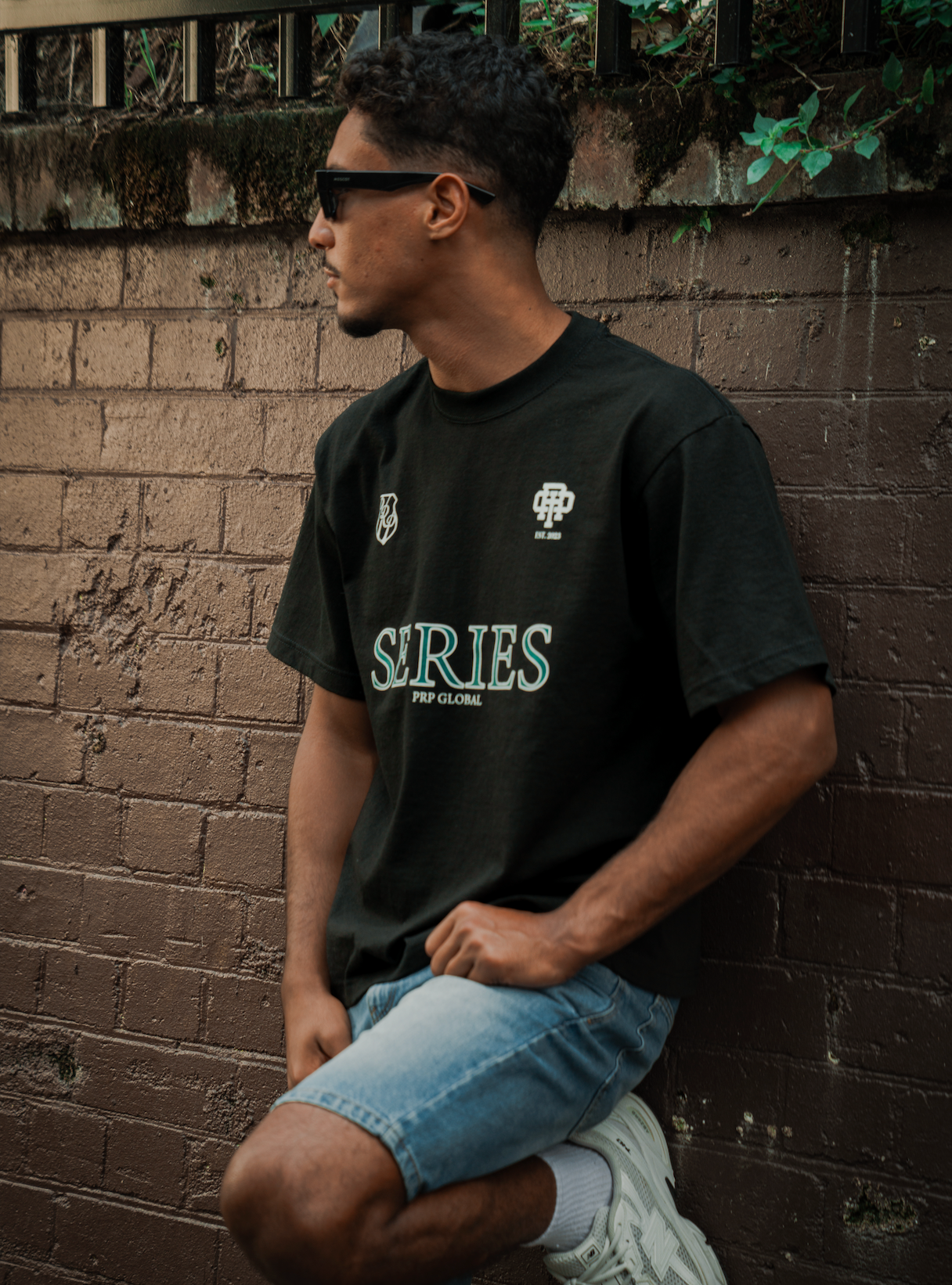 Series Cropped – Black