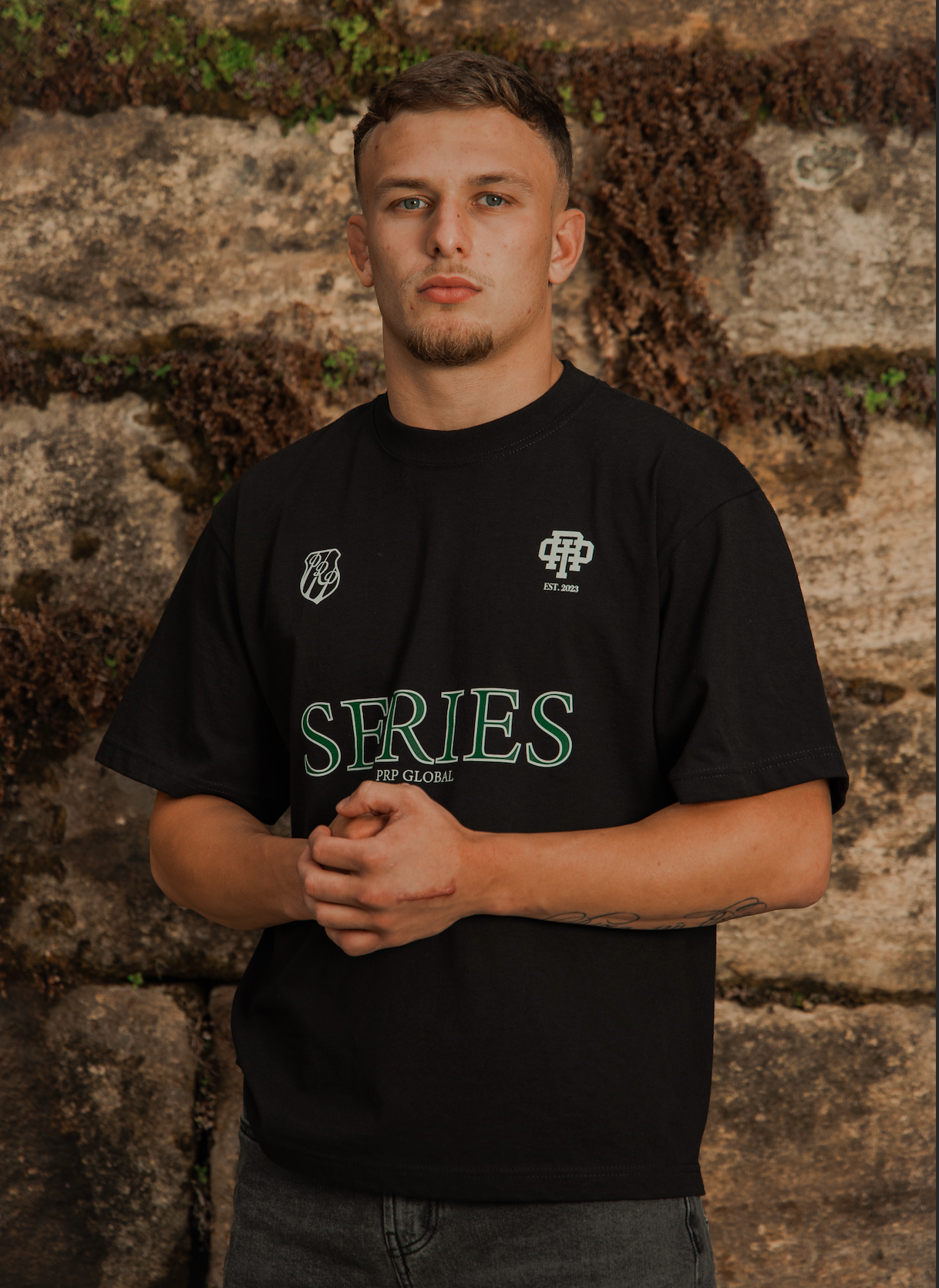 Series Cropped – Black